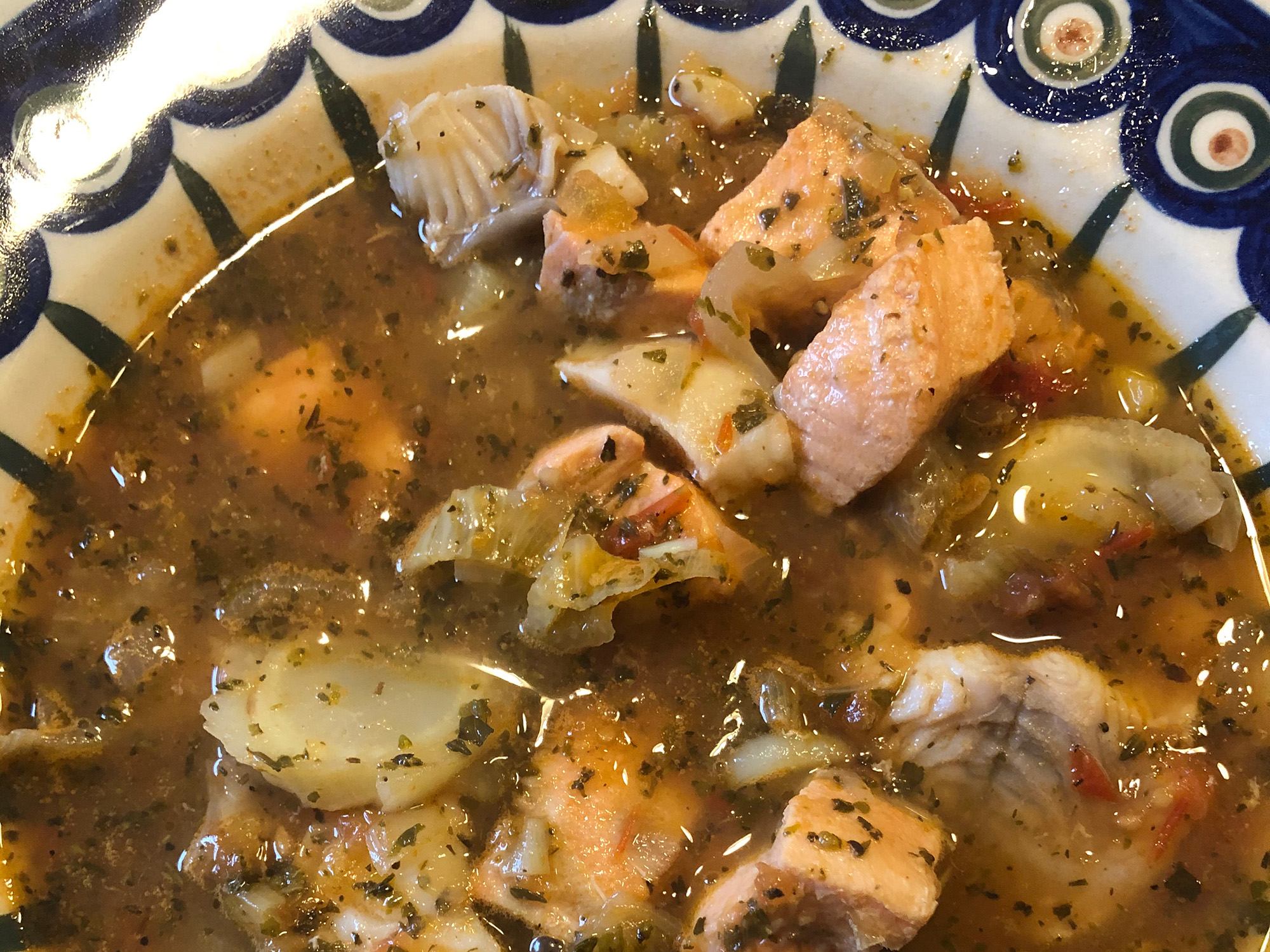 Bouillabaisse mit Lachs und Kohlenfisch — Alaska Wildfisch